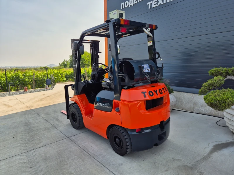 Мотокар Toyota 1.8 тона / ИЗРАВНИТЕЛ / ГАЗ-БЕНЗИН / Парно , снимка 3 - Индустриална техника - 49458919