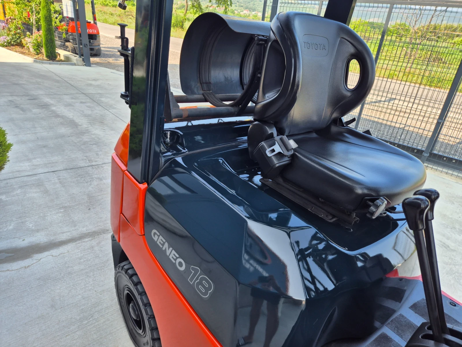  Toyota 1.8  /  / - /   | Mobile.bg   12