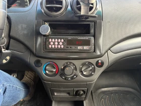 Chevrolet Aveo 1.4 ГАЗ 2010 година СЕДАН, снимка 16