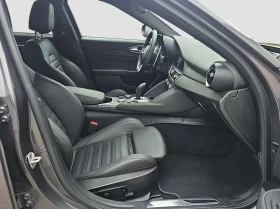Alfa Romeo Giulia QUADRIFOGLIO/519HP/V6/BI-TURBO/CAM/565z, снимка 13