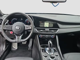 Alfa Romeo Giulia QUADRIFOGLIO/519HP/V6/BI-TURBO/CAM/565z, снимка 11