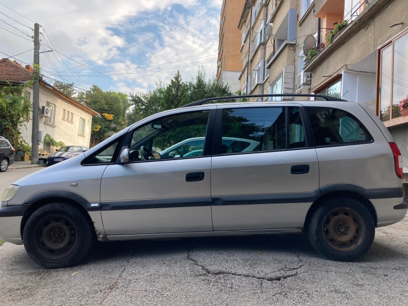 Opel Zafira 1.8 16V 7 места, снимка 3 - Автомобили и джипове - 42220797