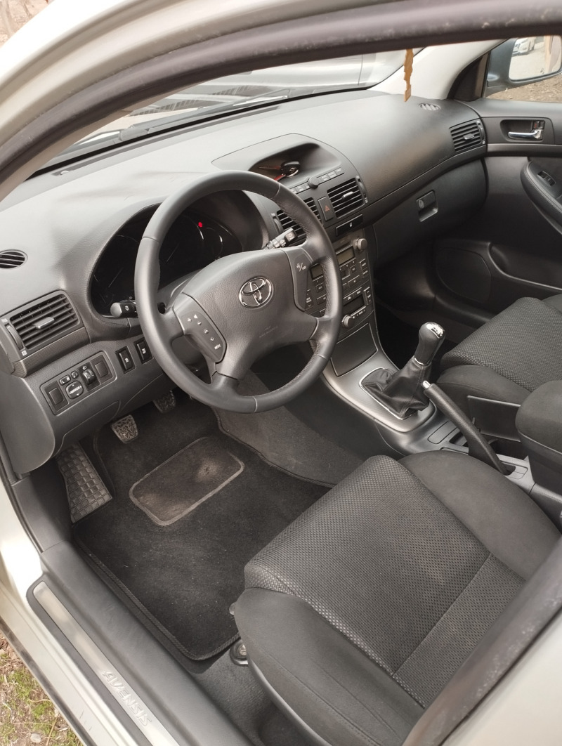 Toyota Avensis Топ, снимка 10 - Автомобили и джипове - 46073426
