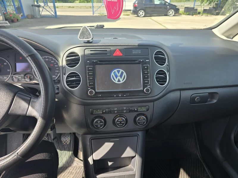 VW Golf Plus, снимка 8 - Автомобили и джипове - 49001448