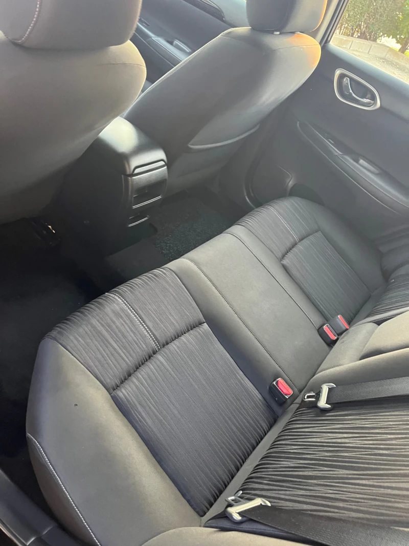 Nissan Sentra, снимка 12 - Автомобили и джипове - 52224867
