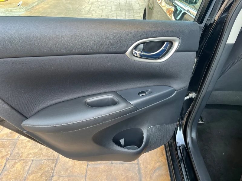 Nissan Sentra, снимка 3 - Автомобили и джипове - 52224867