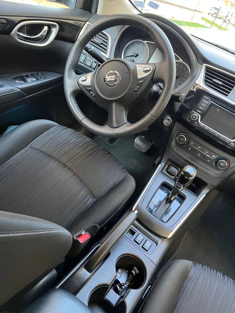 Nissan Sentra, снимка 4 - Автомобили и джипове - 52224867