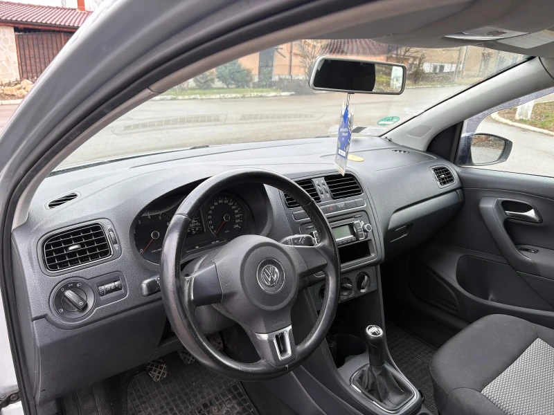 VW Polo 1.2i, снимка 9 - Автомобили и джипове - 49144556