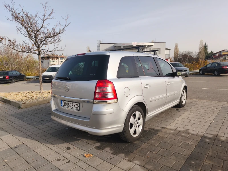 Opel Zafira Фабричен Метан, снимка 4 - Автомобили и джипове - 52433383