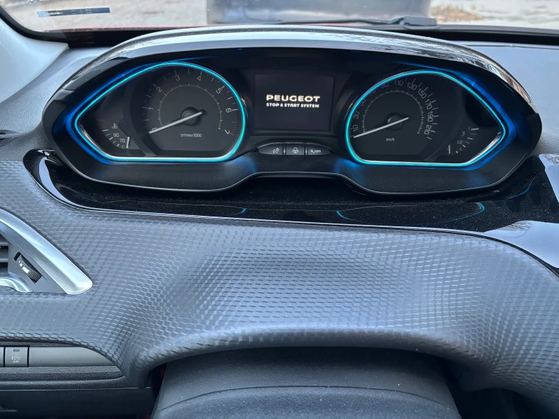 Peugeot 2008, снимка 5 - Автомобили и джипове - 52774874