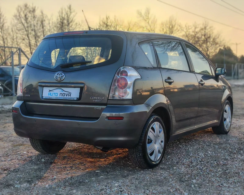 Toyota Corolla verso 2.2 ДИЗЕЛ 136 К.С.! ВЕРИГА! УНИКАТ!, снимка 7 - Автомобили и джипове - 53168639