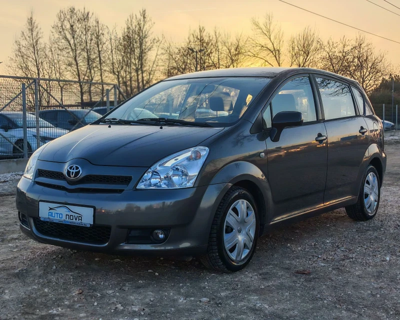 Toyota Corolla verso 2.2 ДИЗЕЛ 136 К.С.! ВЕРИГА! УНИКАТ!, снимка 3 - Автомобили и джипове - 53168639