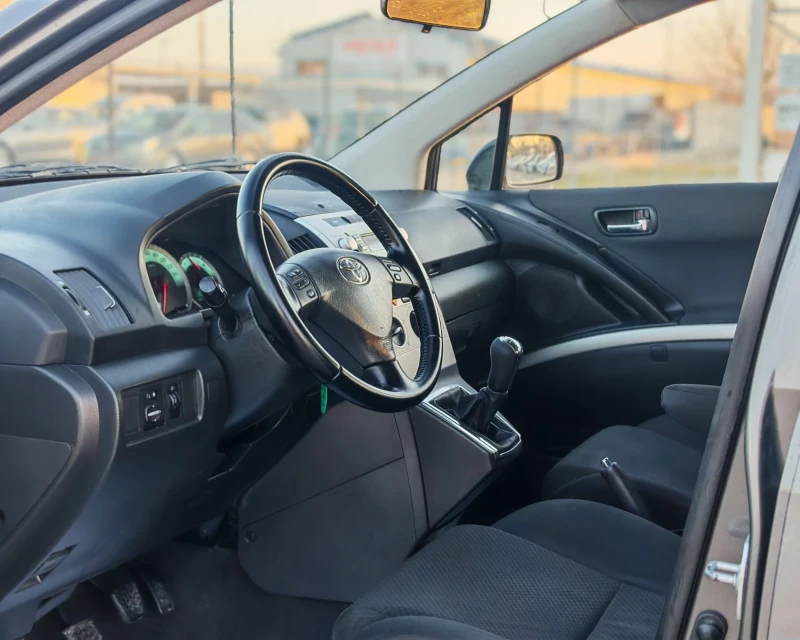 Toyota Corolla verso 2.2 ДИЗЕЛ 136 К.С.! ВЕРИГА! УНИКАТ!, снимка 8 - Автомобили и джипове - 53168639