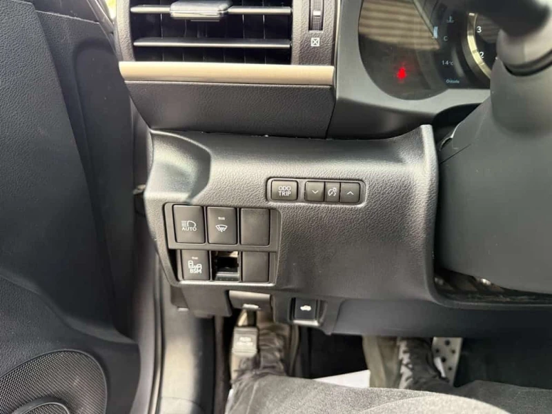 Lexus IS * F Sport AWD Navigation/Leather/Sunroof/Camera * , снимка 15 - Автомобили и джипове - 53535859