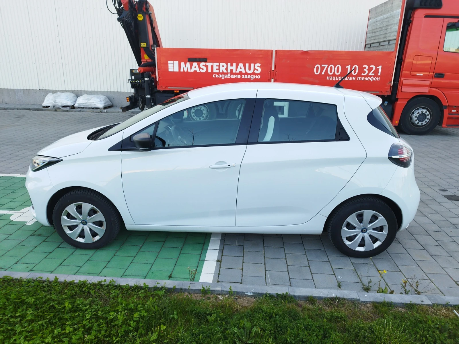 Renault Zoe 52 - изображение 4