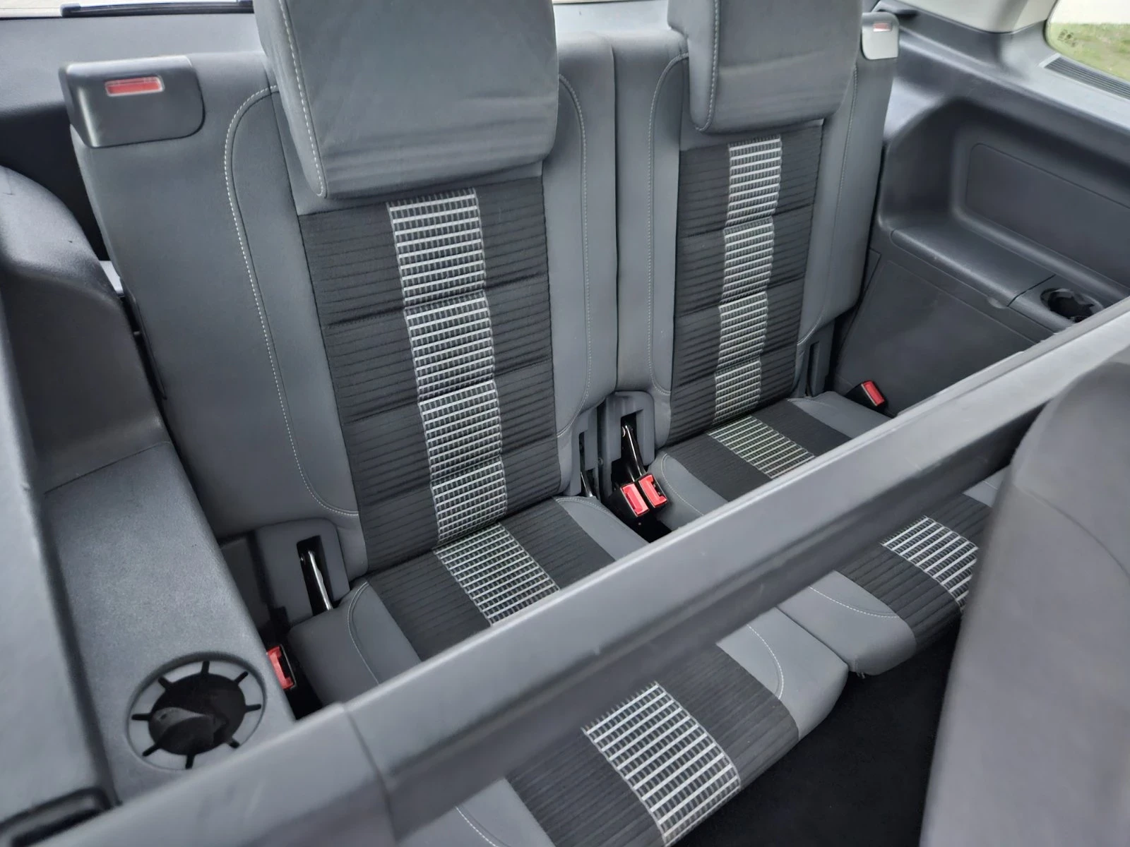 VW Touran, снимка 13 - Автомобили и джипове - 53929088