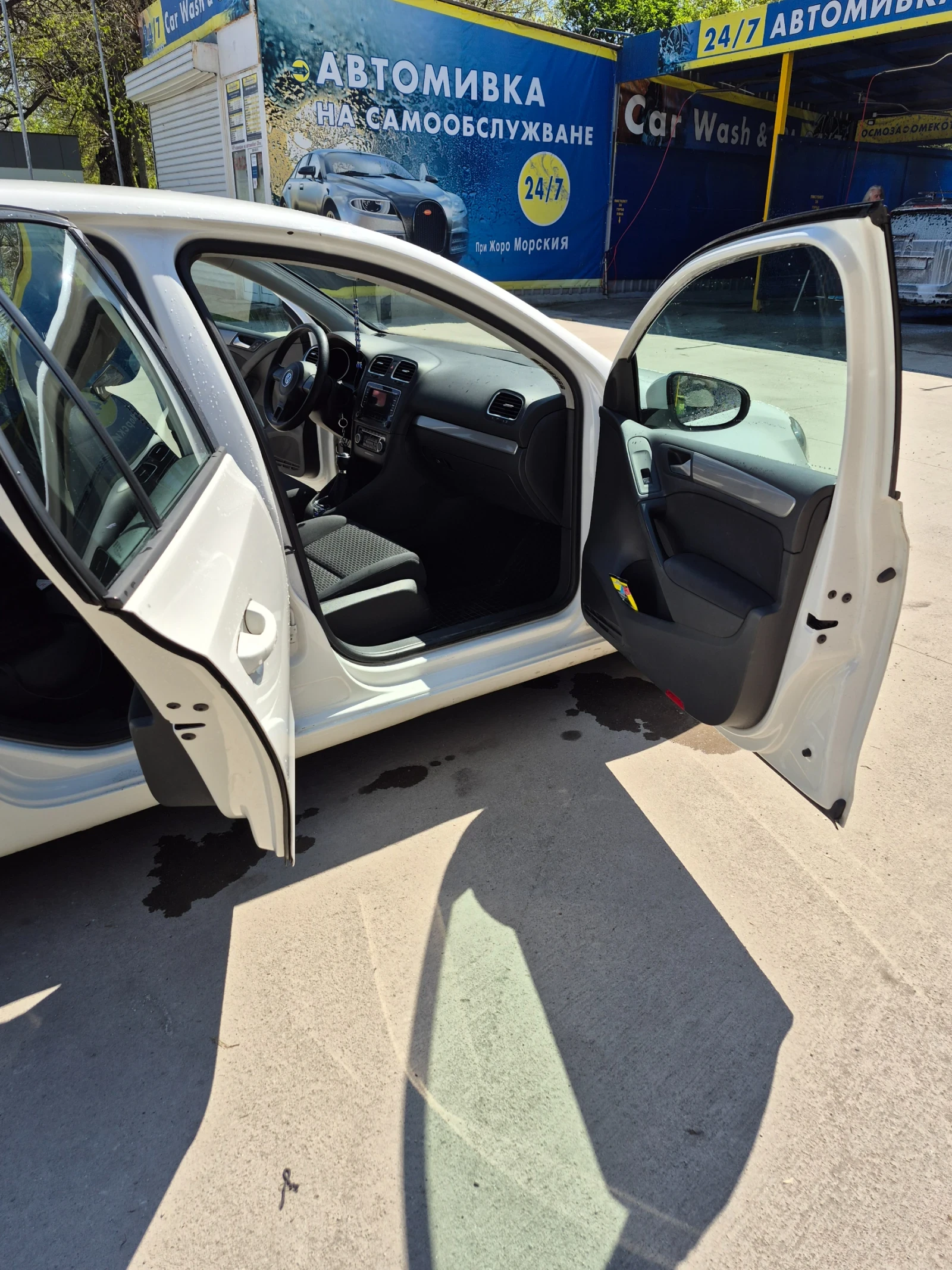 VW Golf 1.6 tdi, снимка 11 - Автомобили и джипове - 54173185