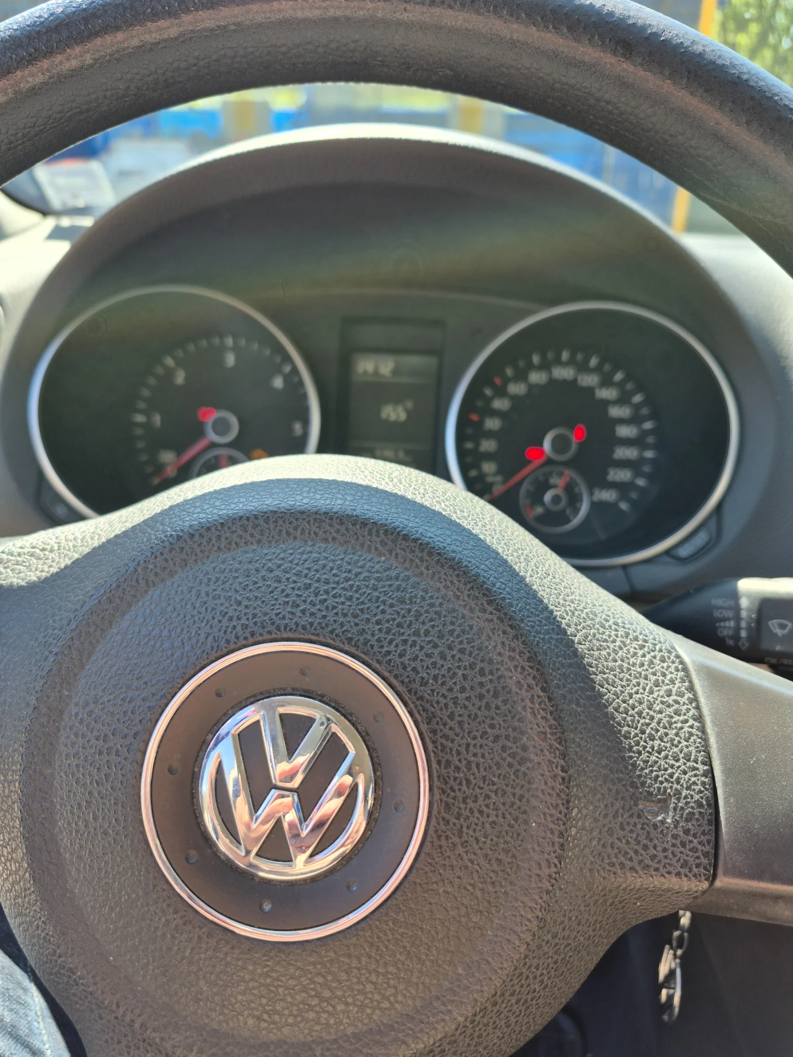 VW Golf 1.6 tdi, снимка 3 - Автомобили и джипове - 54173185