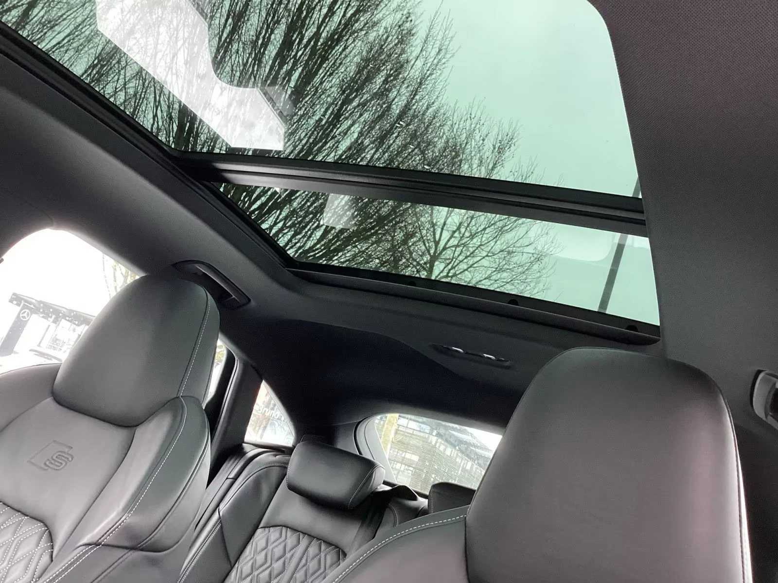 Audi E-Tron SB 55/408HP/S-LINE 2X/MATRIX/СЕРТИФИКАТ/NAVI/193h, снимка 12 - Автомобили и джипове - 54220981