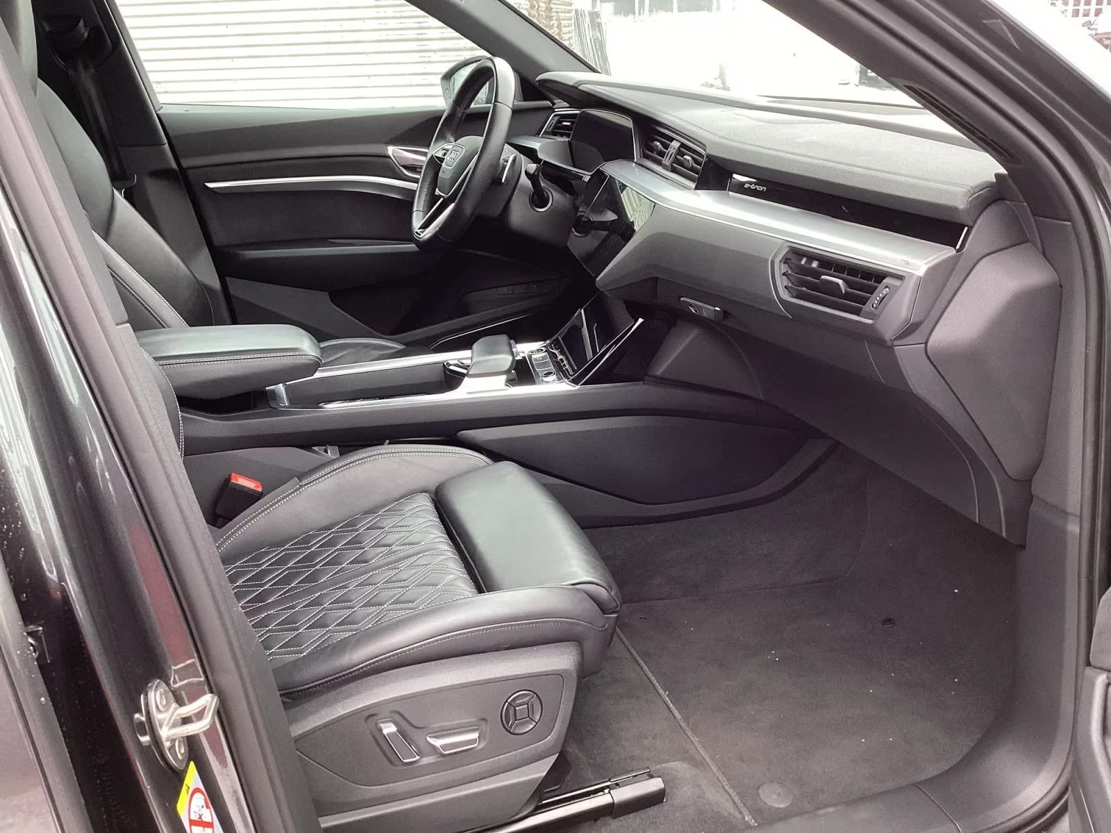 Audi E-Tron SB 55/408HP/S-LINE 2X/MATRIX/СЕРТИФИКАТ/NAVI/193h, снимка 8 - Автомобили и джипове - 54220981