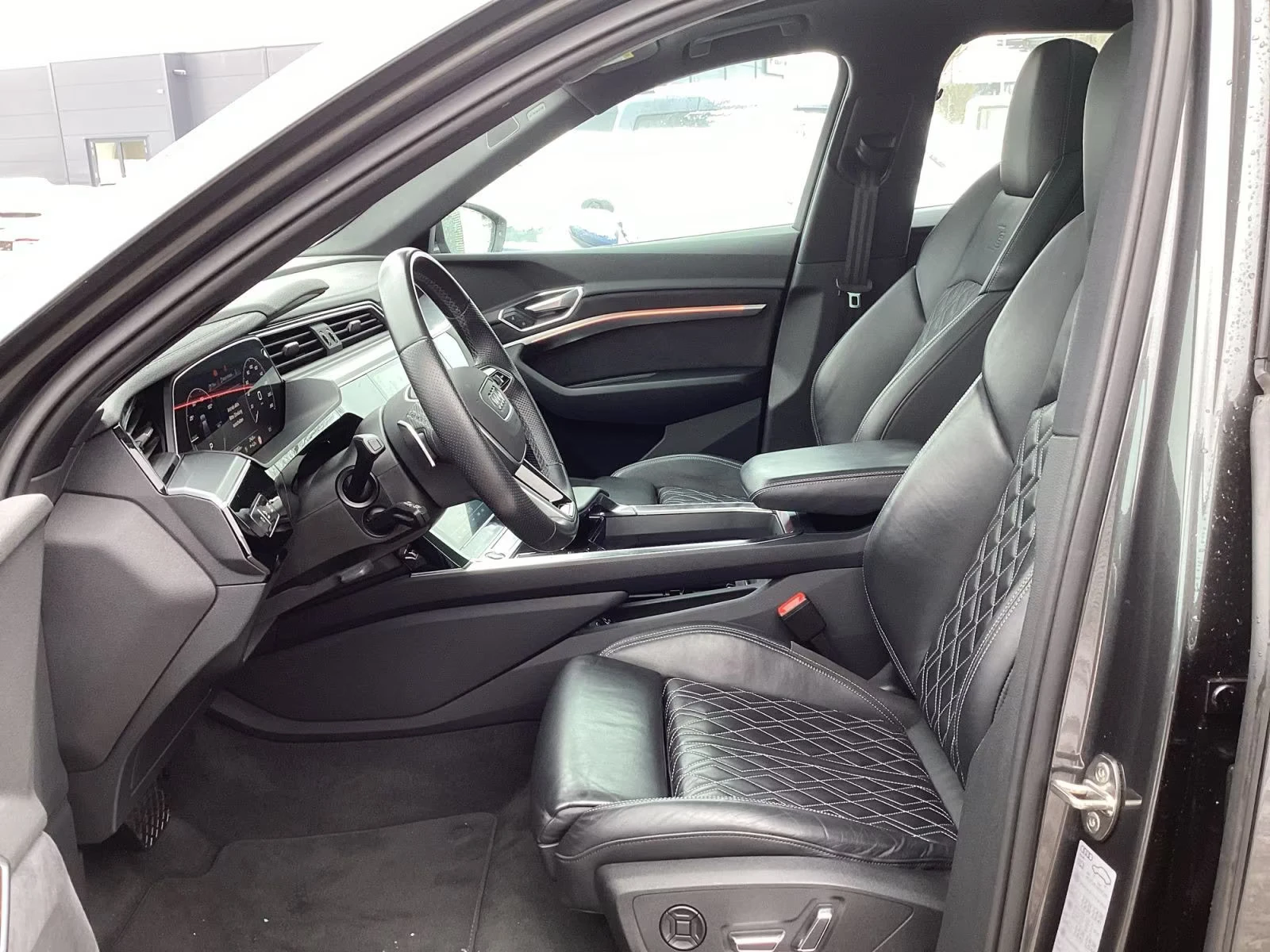 Audi E-Tron SB 55/408HP/S-LINE 2X/MATRIX/СЕРТИФИКАТ/NAVI/193h, снимка 6 - Автомобили и джипове - 54220981