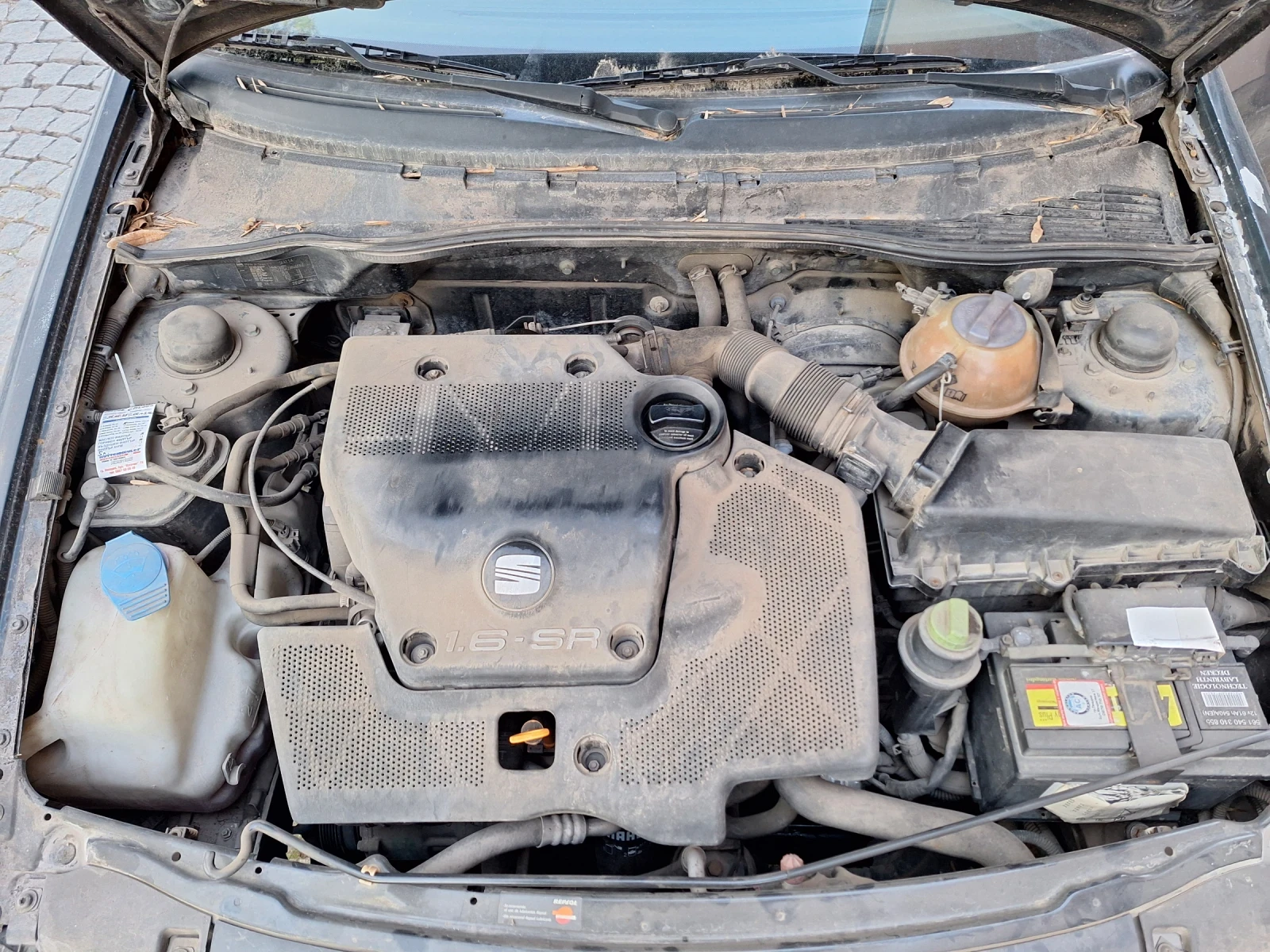 Seat Cordoba 1.6i, снимка 13 - Автомобили и джипове - 54247145