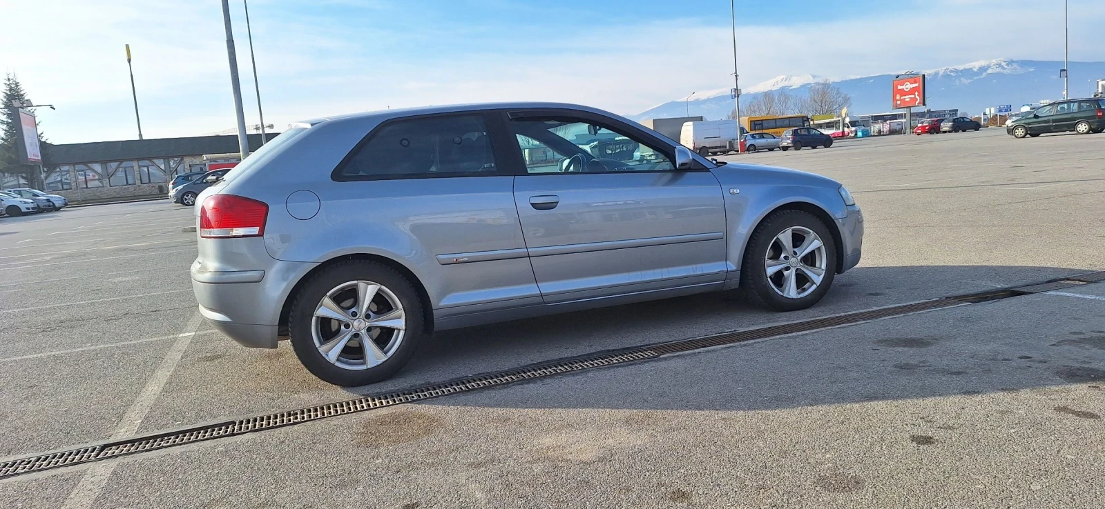 Audi A3 2.0 FSI, снимка 2 - Автомобили и джипове - 54385238