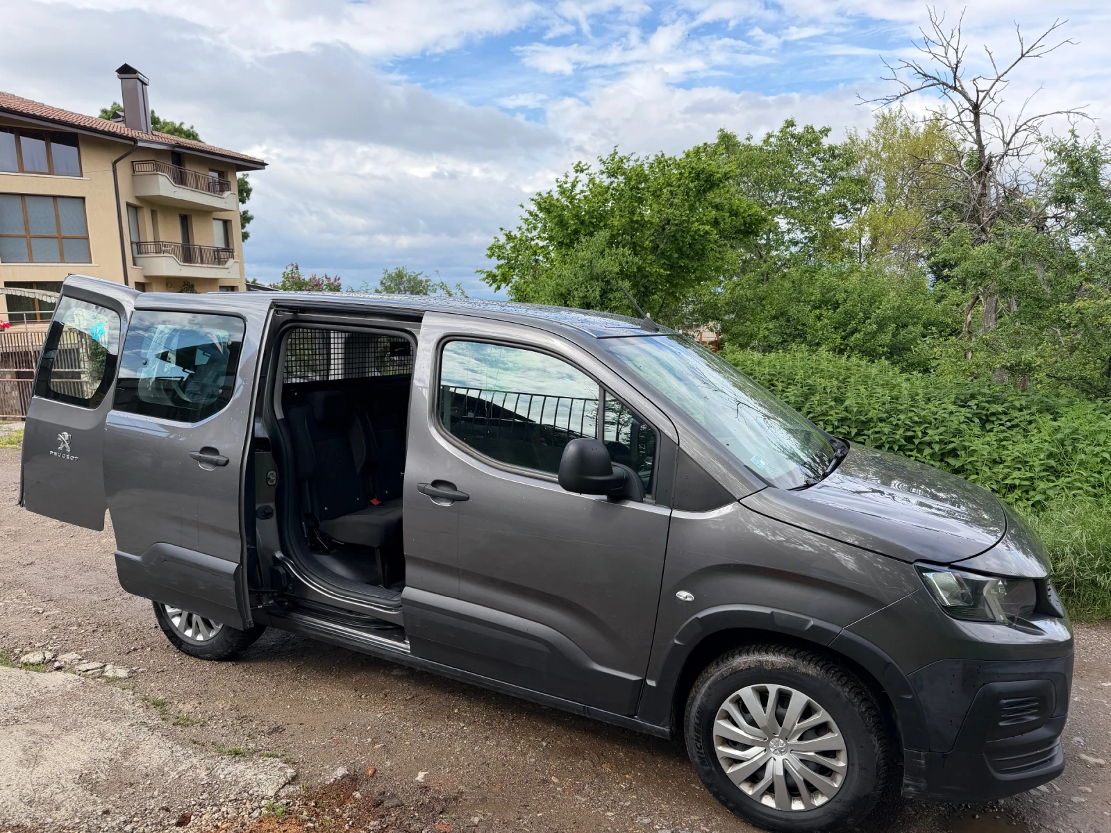 Peugeot Rifter, снимка 4 - Автомобили и джипове - 54655194