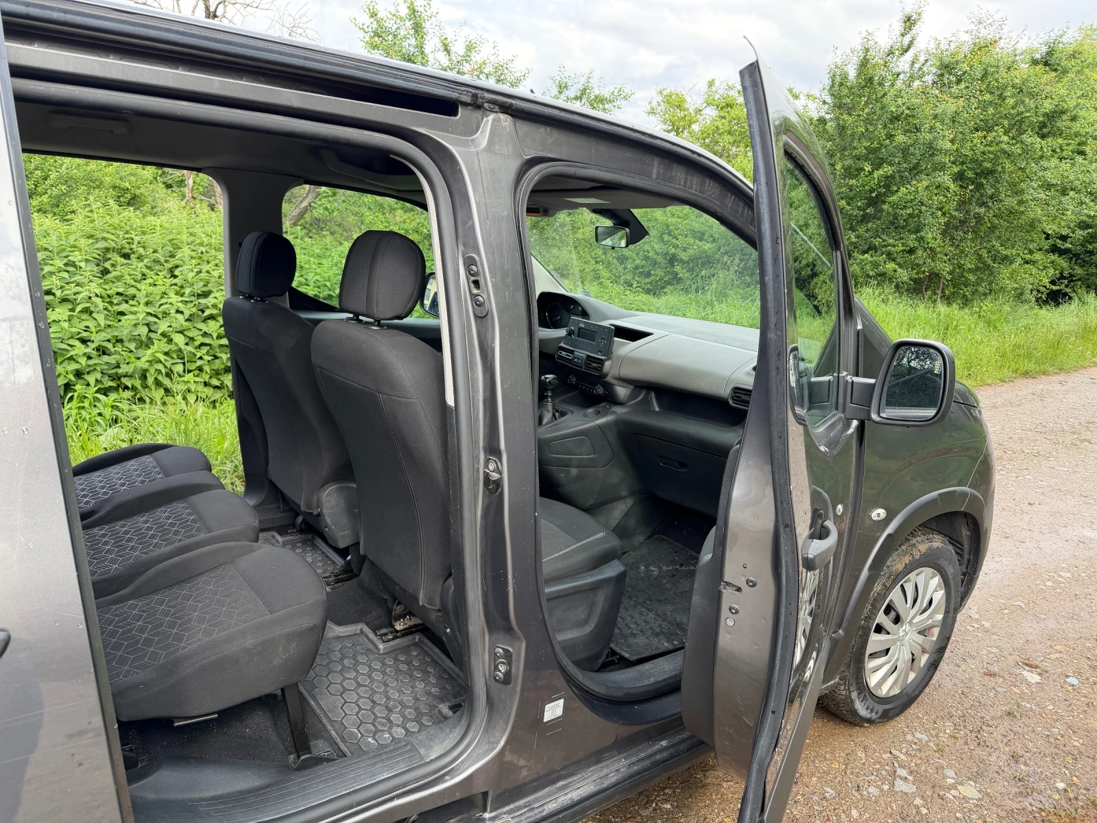Peugeot Rifter, снимка 5 - Автомобили и джипове - 54655194