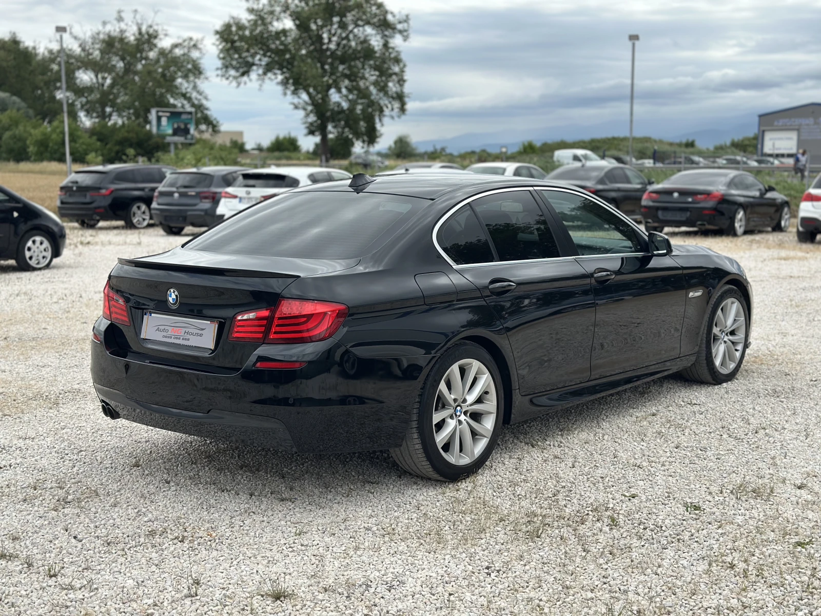 BMW 530 M SPORT| КОМФОРТ САЛОН| ПОДГРЕВ| НАПЪЛНО ОБСЛУЖЕНА, снимка 6 - Автомобили и джипове - 54883459