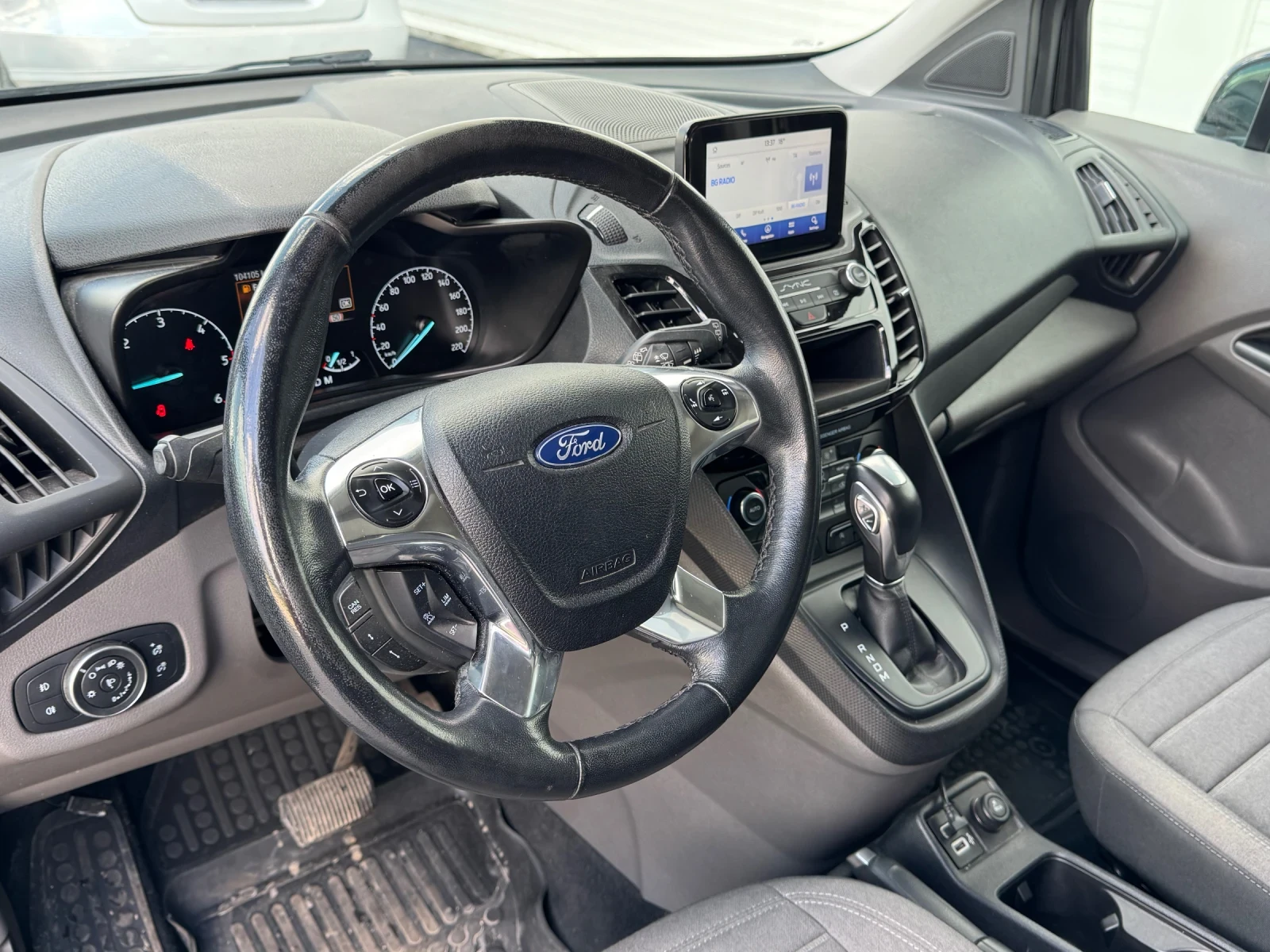 Ford Tourneo Connect 6+ 1, снимка 8 - Автомобили и джипове - 54976161