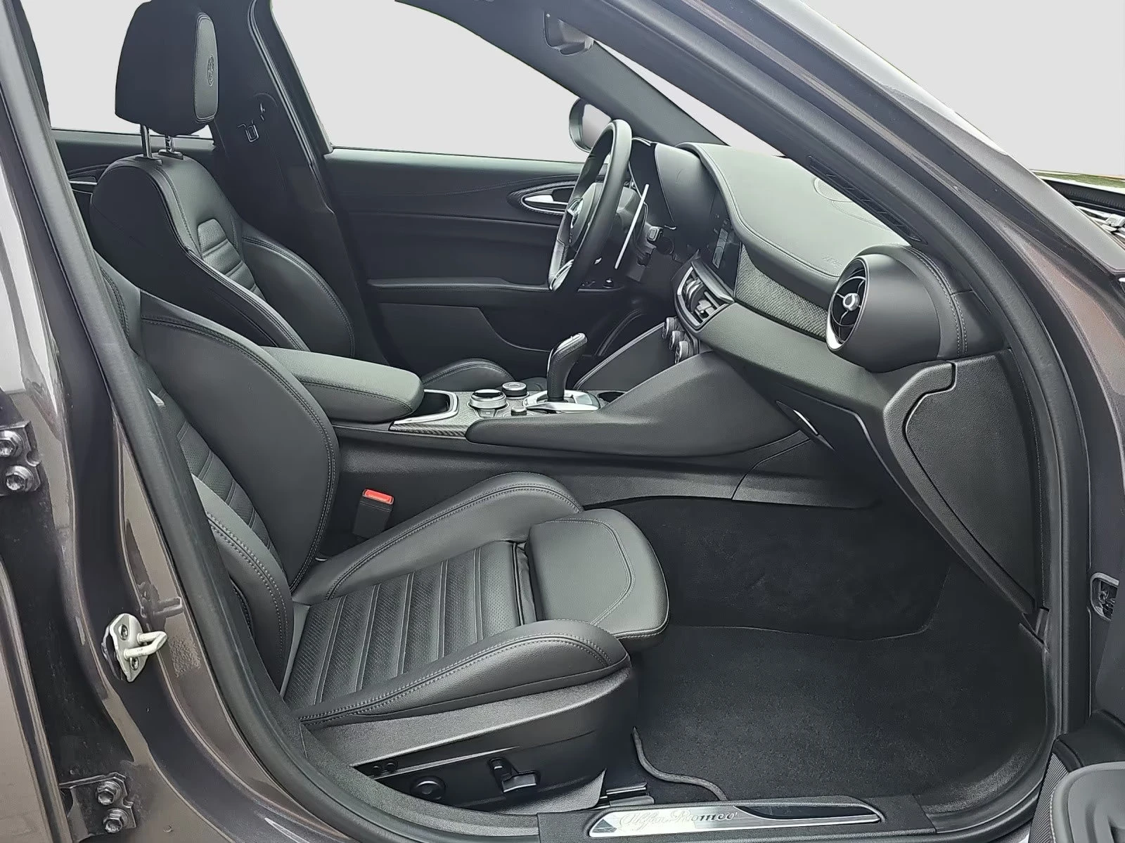 Alfa Romeo Giulia QUADRIFOGLIO/519HP/V6/BI-TURBO/CAM/565z, снимка 13 - Автомобили и джипове - 55211030