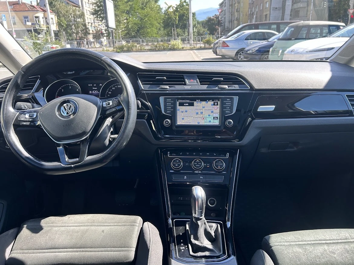 VW Touran, снимка 9 - Автомобили и джипове - 55515111