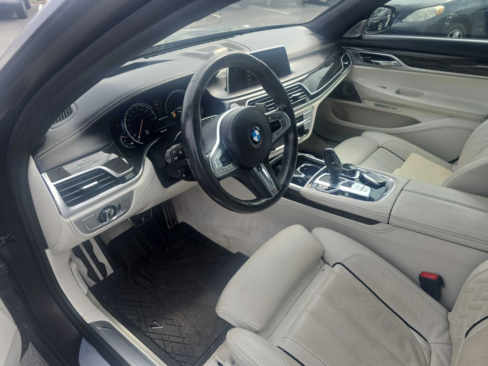BMW 760 760LI* Bowers & Wilkins* HEAD-UP* ПОДГРЕВ* ОБДУХВА, снимка 5 - Автомобили и джипове - 55598660