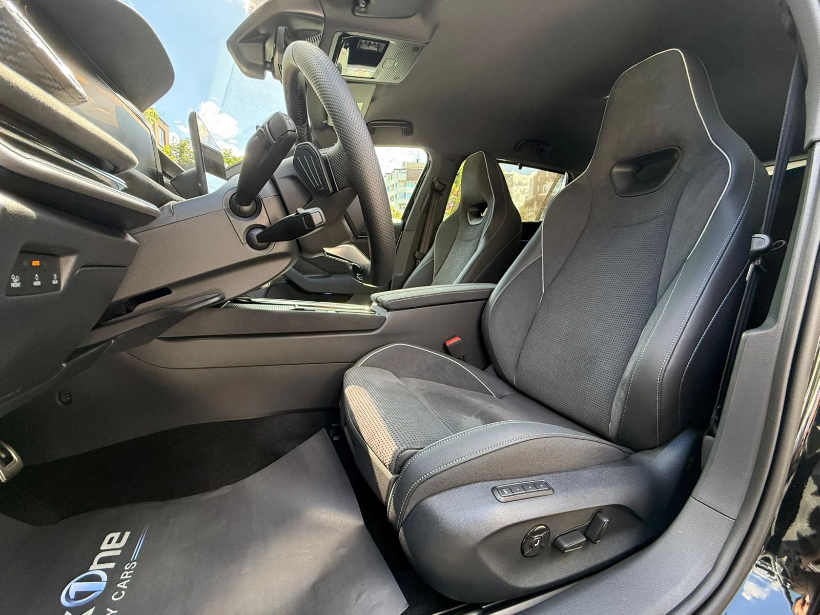 Skoda Superb SPORT LINE/MASSAGE/CANTON/KEYLESS/4X4, снимка 10 - Автомобили и джипове - 56080824