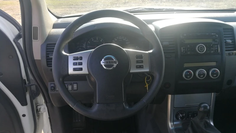 Nissan Navara 2.5DC-4WD-190к.с, снимка 11 - Автомобили и джипове - 39697658