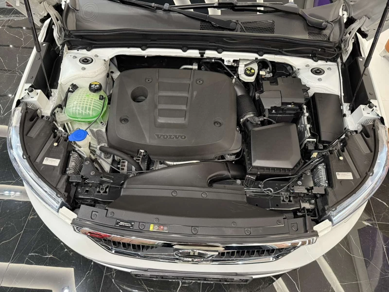 Volvo XC40 AWD 190 кс, снимка 16 - Автомобили и джипове - 52121929