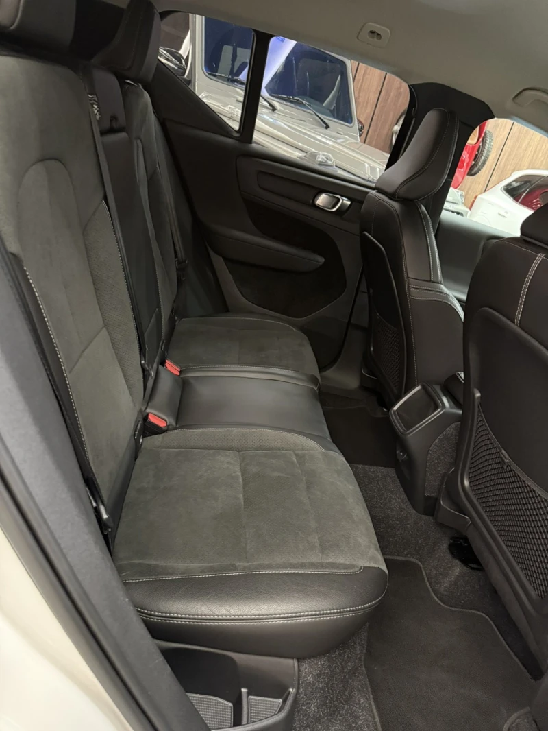 Volvo XC40 AWD 190 кс, снимка 12 - Автомобили и джипове - 52121929