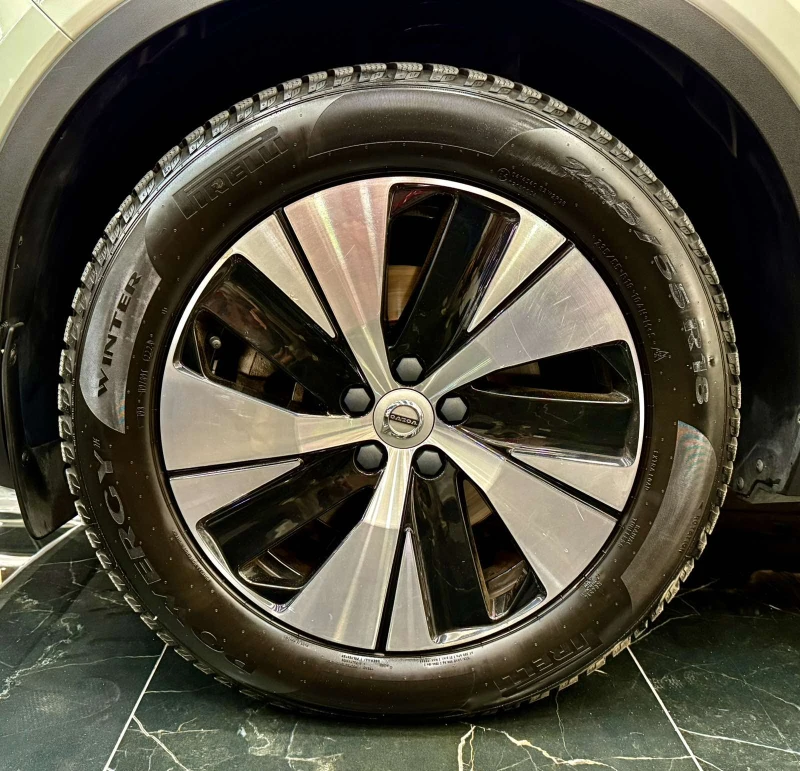 Volvo XC40 AWD 190 кс, снимка 17 - Автомобили и джипове - 52121929