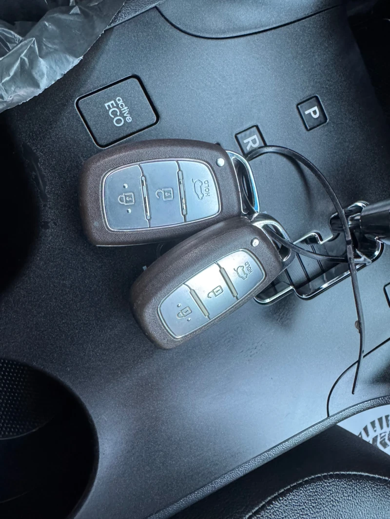 Hyundai IX35 2.0crdi Xpossible 4x4, снимка 11 - Автомобили и джипове - 52805023