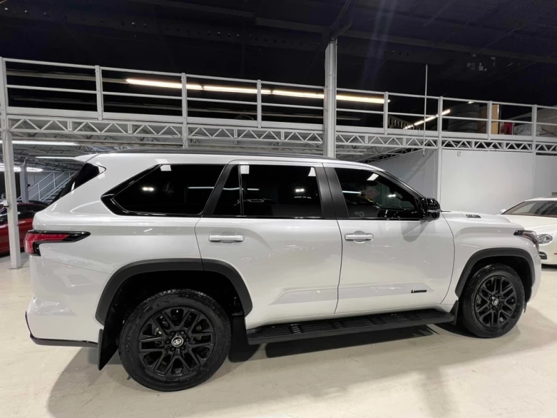 Toyota Sequoia * Limited 4WD * CARFAX/NAVI/DIS/PANO/2026, снимка 3 - Автомобили и джипове - 53301973