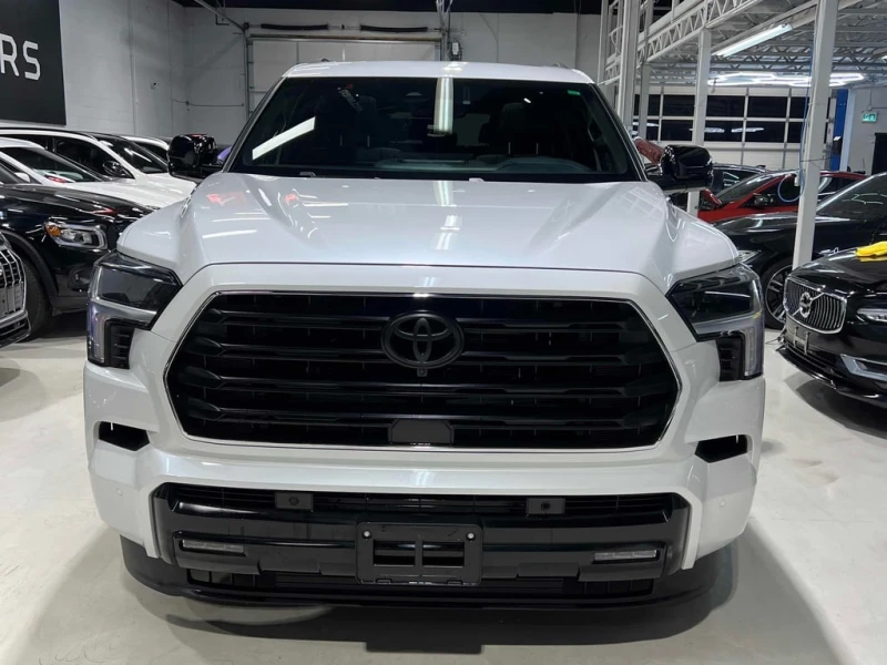 Toyota Sequoia * Limited 4WD * CARFAX/NAVI/DIS/PANO/2026, снимка 6 - Автомобили и джипове - 53301973