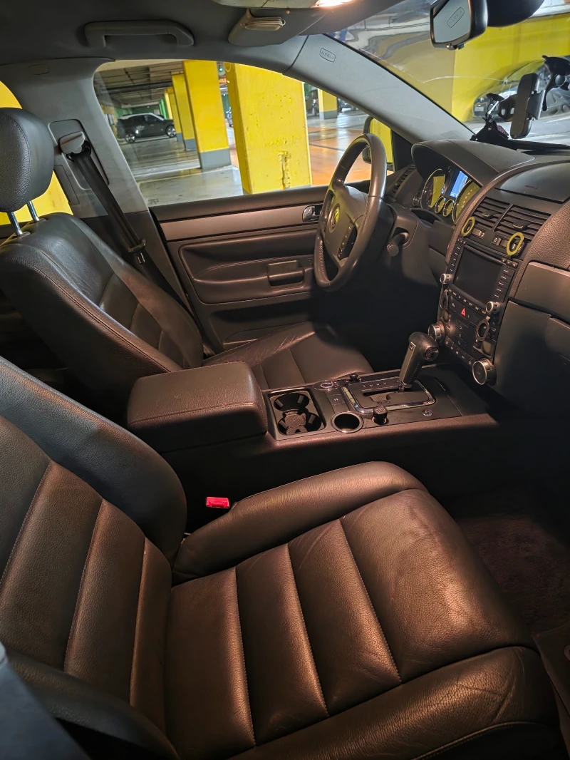 VW Touareg, снимка 7 - Автомобили и джипове - 53445524