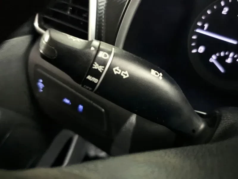 Hyundai Tucson 2.0 2Wd Smart, снимка 16 - Автомобили и джипове - 54998902