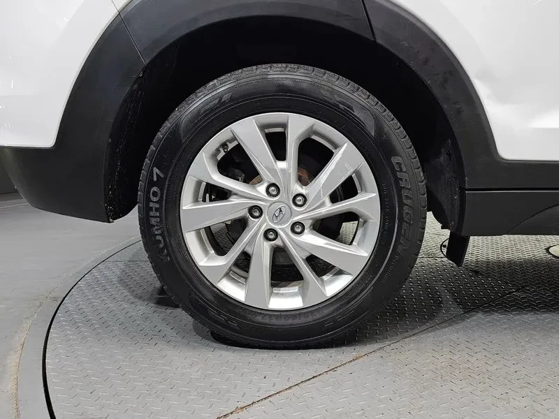 Hyundai Tucson 2.0 2Wd Smart, снимка 5 - Автомобили и джипове - 54998902