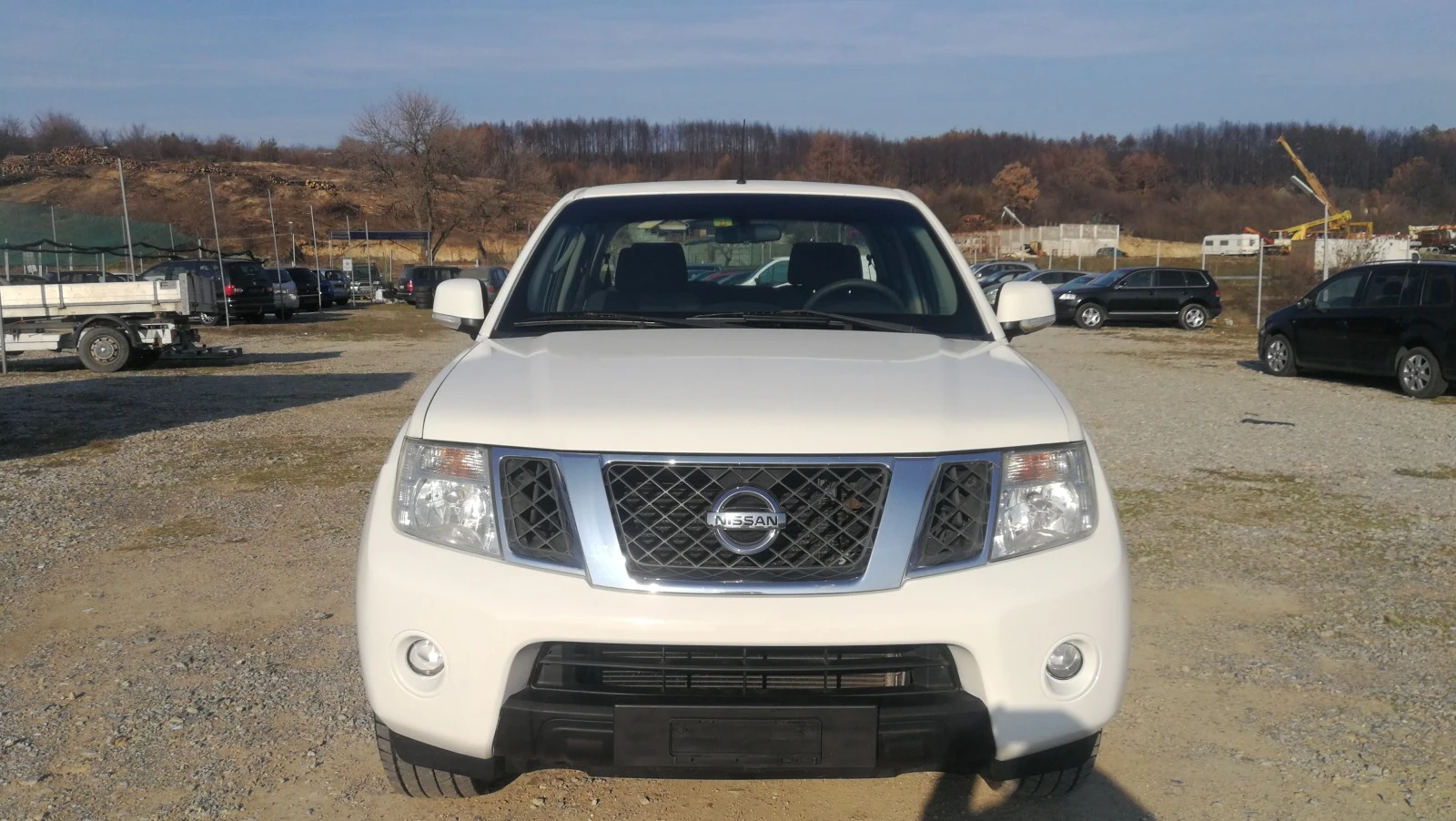 Nissan Navara 2.5DC-4WD-190к.с - изображение 2