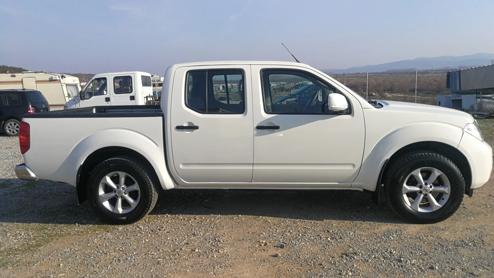 Nissan Navara 2.5DC-4WD-190к.с - изображение 4