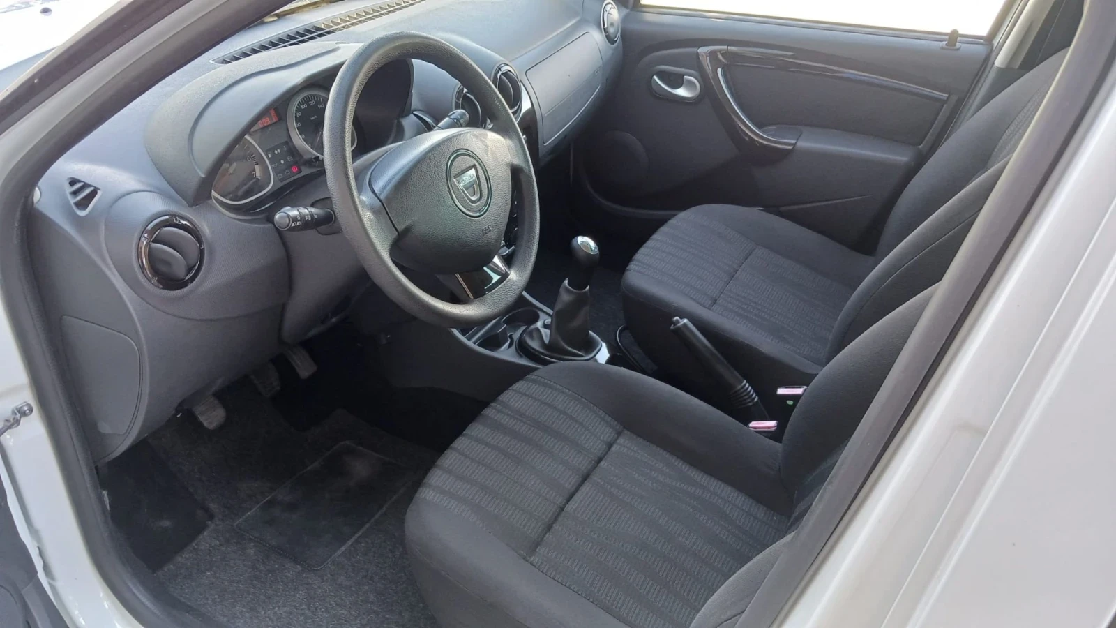 Dacia Duster 1.6 - изображение 7