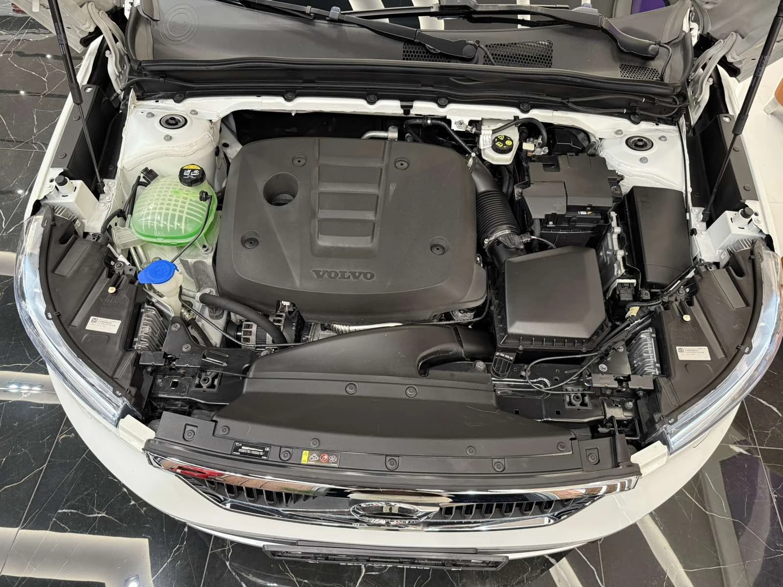 Volvo XC40 AWD 190 кс | Mobile.bg — изображение 16