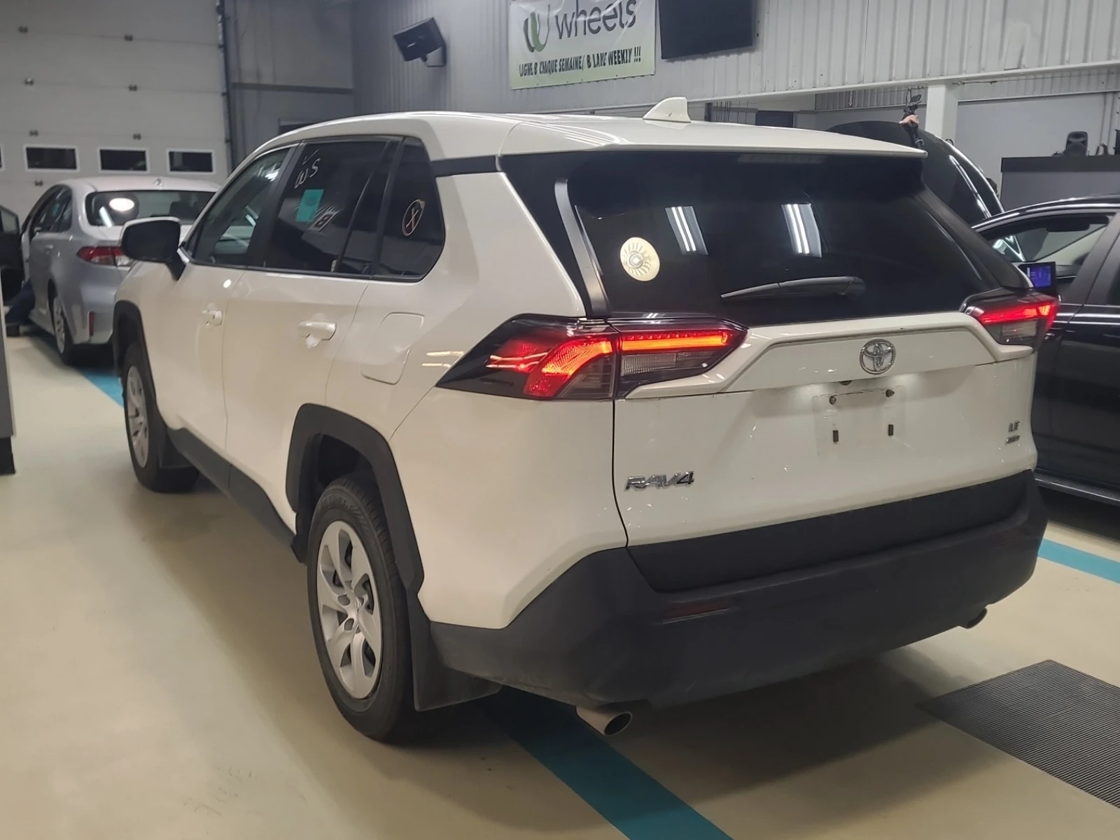 Toyota Rav4 * * CARFAX * *   * *  | Mobile.bg   4